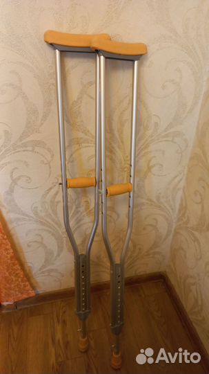 Продам детские костыли