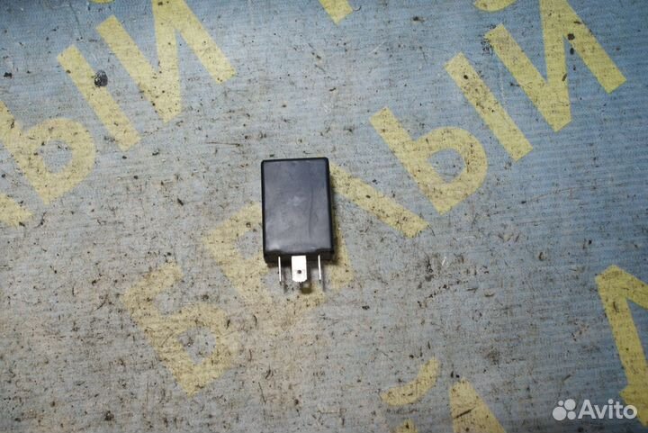 Черное реле поворотов Opel omega B