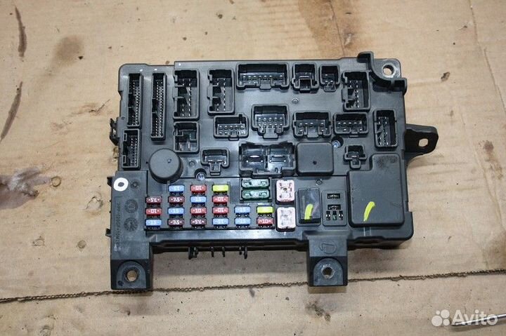 Блок предохранителей салонный mitsubishi outlander