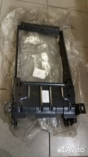 Кронштейн Подлокотника Сиденья Audi A6