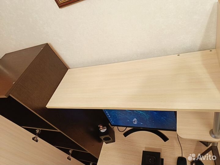 Компьютерный стол