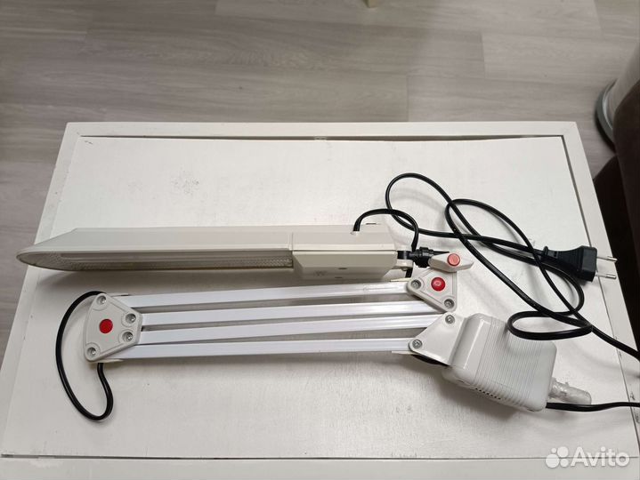 Светильник настольный на струбнице