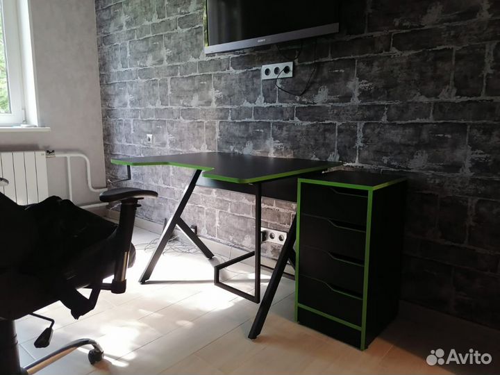 Компьютерный стол