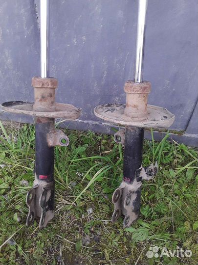 Передние стойки тойота спасио второго поколения