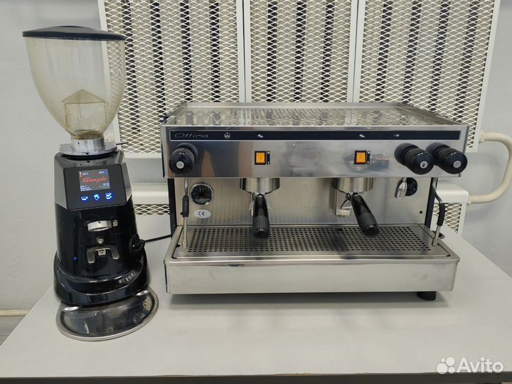 Кофемашина с кофемолкой