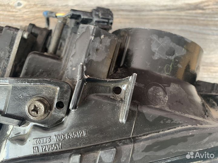 Фара левая Xenon Nissan Stagea 34 рест (дефект)