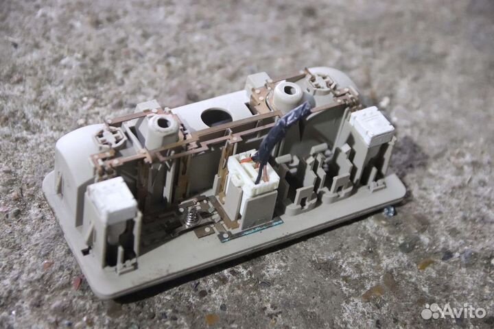 Плафон салона на Чери Фора А21