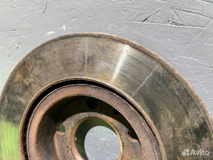 Диск тормозной Volkswagen Passat B5 1.8 ADR 1997