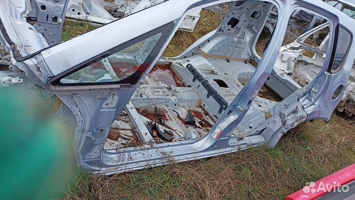 Митсубиси Кольт порог карниз левый