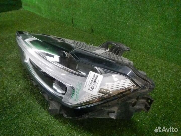 Фара левая Volvo XC60