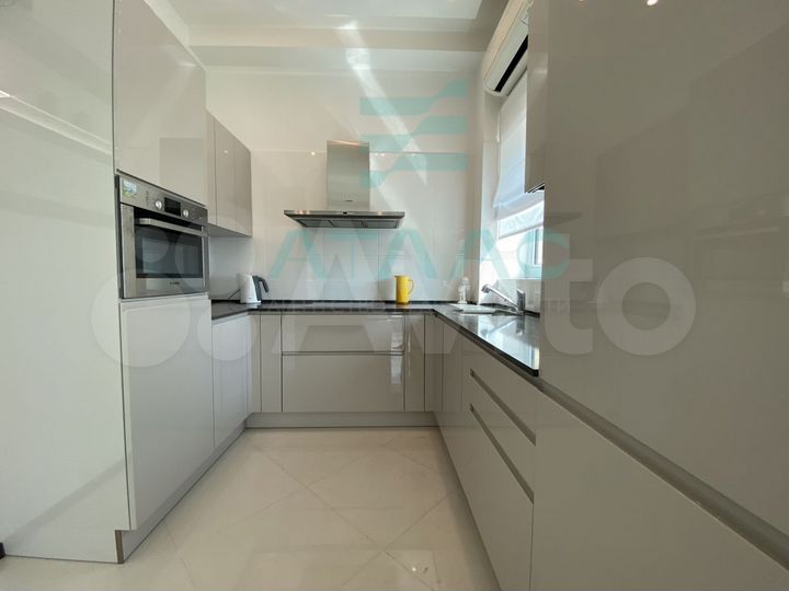 3-к. апартаменты, 100 м², 2/9 эт.