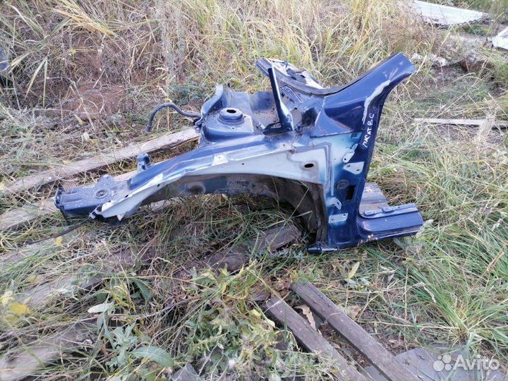 Четверть передний правый Volkswagen Passat B6