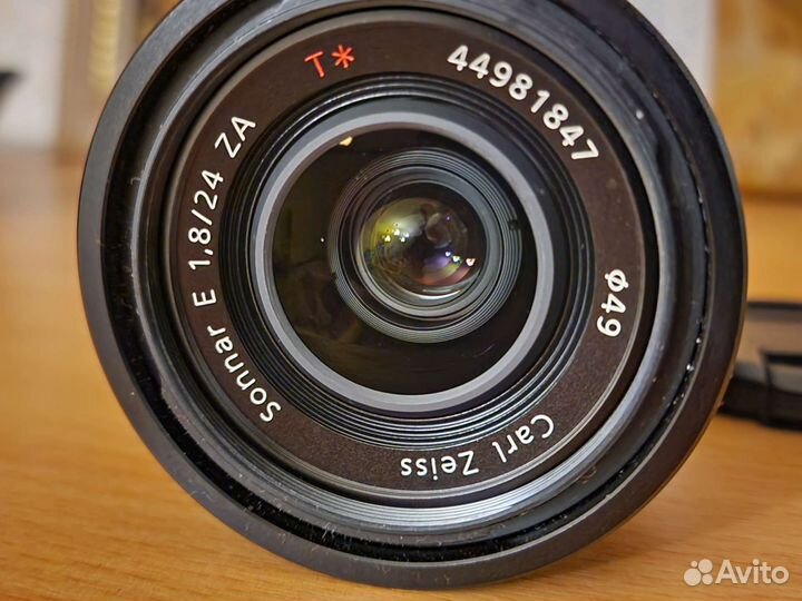 Объектив для sony e 24мм f1,8 ZA