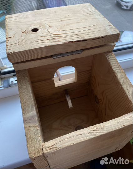 Гнездовой ящик для попугаев