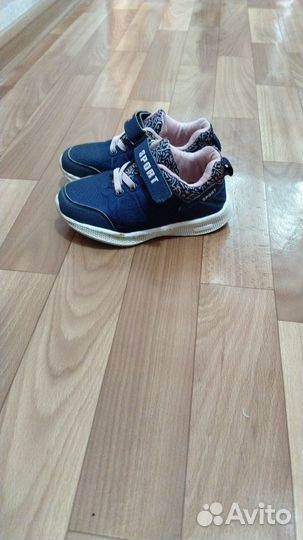 Кроссовки для девочки