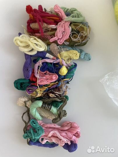 Мулине, нитки, крючки, магнитные застежки