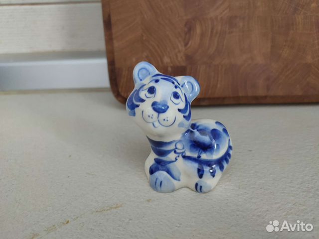 Фарфоровая статуэтка Тигр в стиле гжель