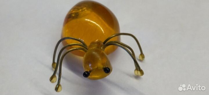 Брошь жук пластик под янтарь, латунь, СССР