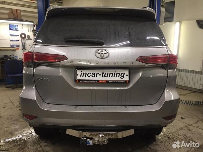 Фаркоп Toyota Fortuner 2005-2015