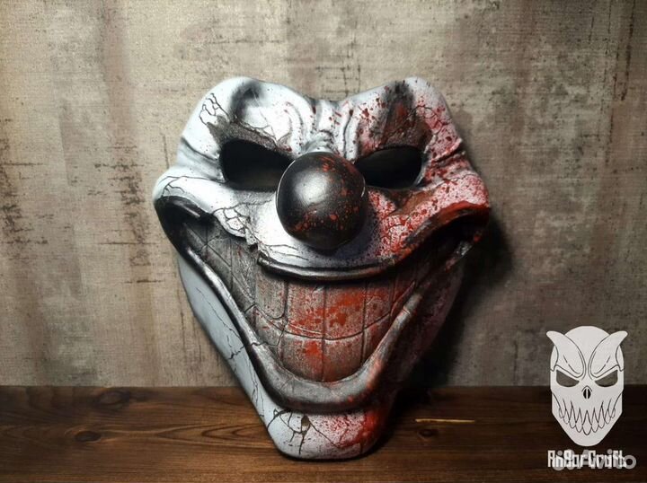 Маска клоуна страшная