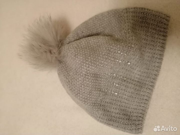 Шапка для девочки с натуральным бубоном