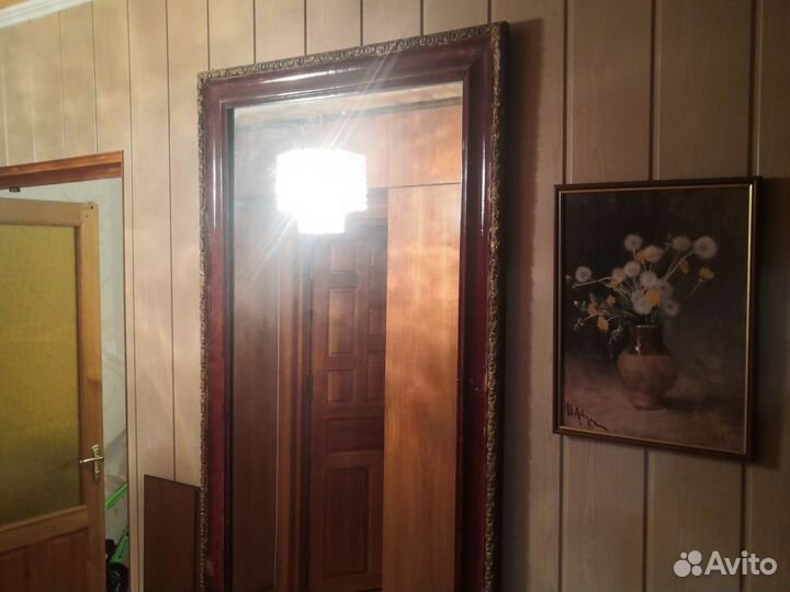 Зеркало старинное в раме напольное