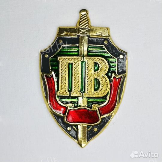 Значок мет. Пограничные войска (буквы на щите с ле