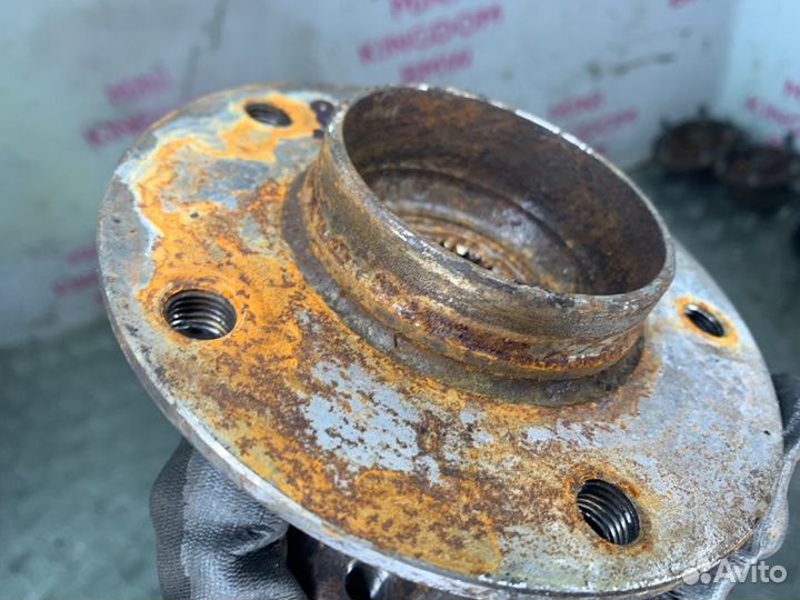 Ступица задняя левая Bmw X1 E84 N46B20 2011