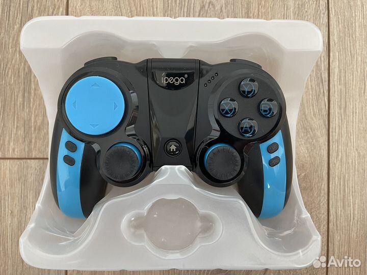 Два Геймпада ipega 9090