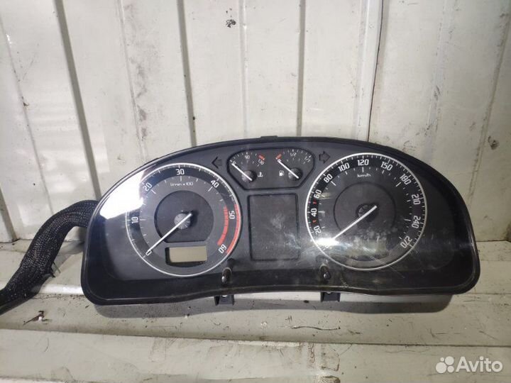 Панель приборов Щиток Skoda Superb седан