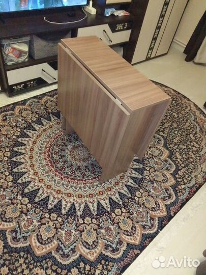 Стол книжка