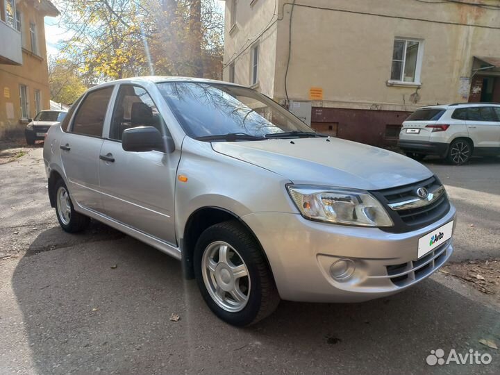 LADA Granta 1.6 МТ, 2013, 180 256 км