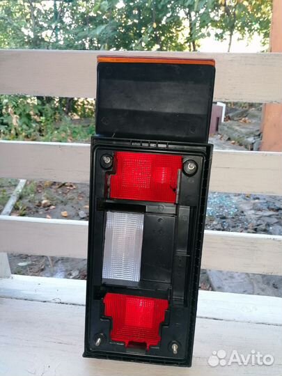 Фонарь задний правый 21099