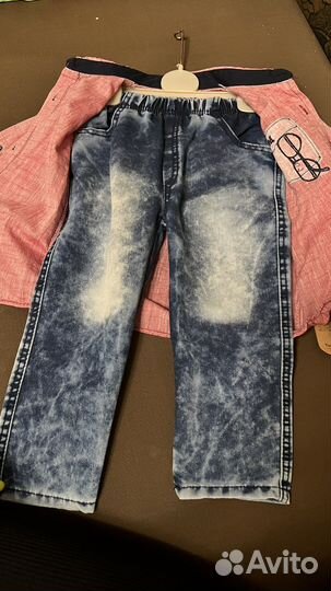 Рубашка и джинсы