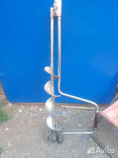 Ледобур ручной работы