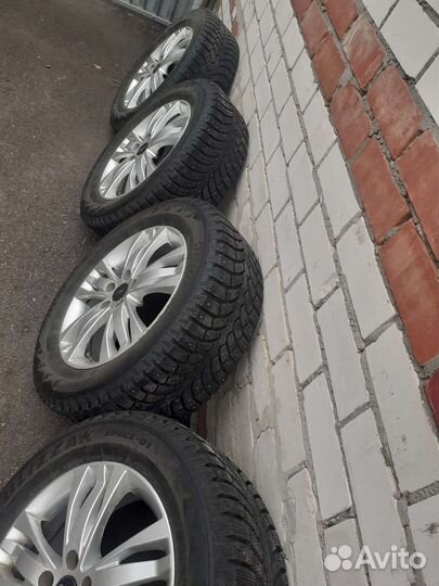 Bridgestone Blizzak LM-001