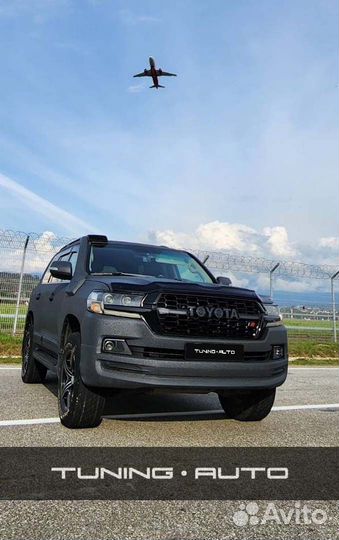 Решетка радиатора Toyota Land Cruiser 200 LED P804