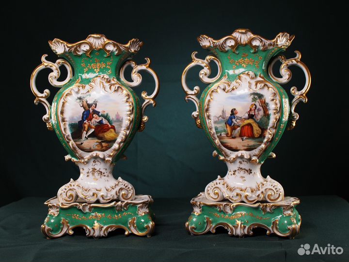 Старинные парные фарфоровые вазы. Франция