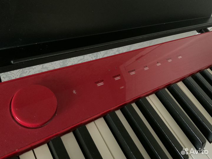 Цифровое фортепиано Casio Privia PX-S1000 красное