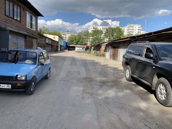 Гараж, > 30 м²