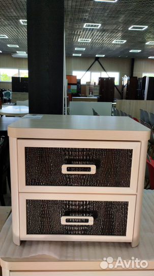 Тумба прикроватная 
