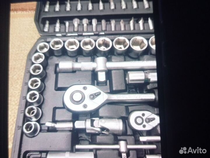 Ящик с предметами 94шт