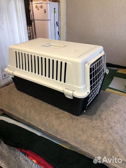 Переноска для собак, или крупных кошек из пластика