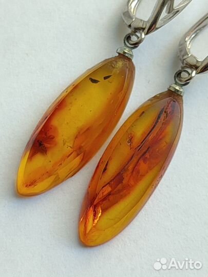 Серьги. Янтарь в серебре. Инклюз. Насекомое