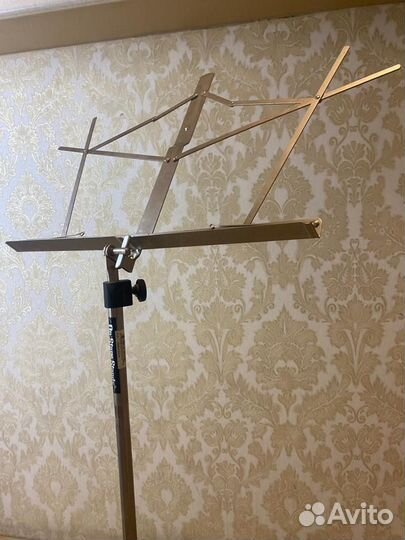 Пюпитр для нот с подставкой для ног