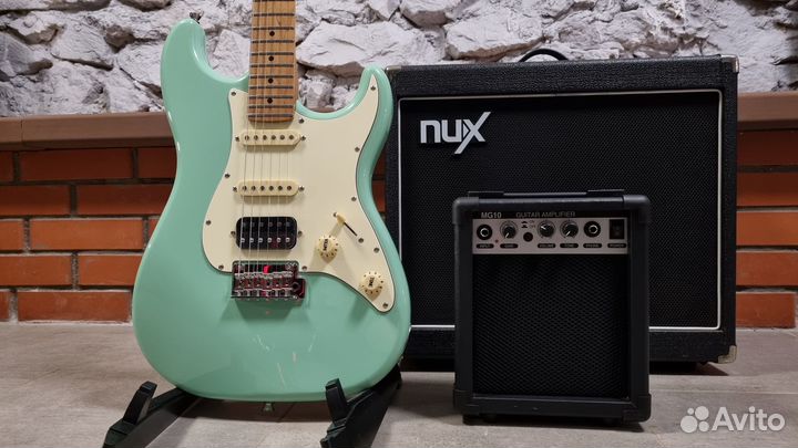 Электрогитара с комбиком + аксессуар