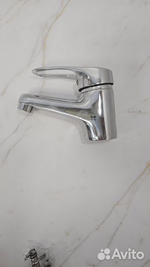 Смеситель для раковины Edeny Е3705В хром