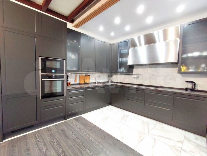 Дом 486 м² на участке 20 сот.