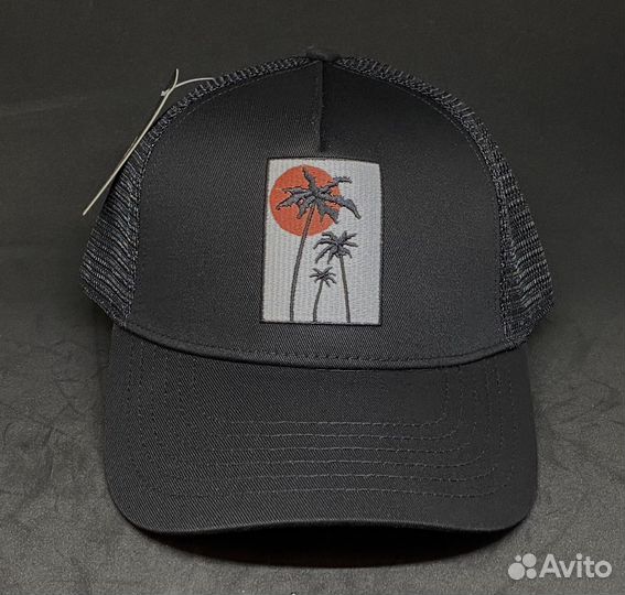 Бейсболка с сеткой