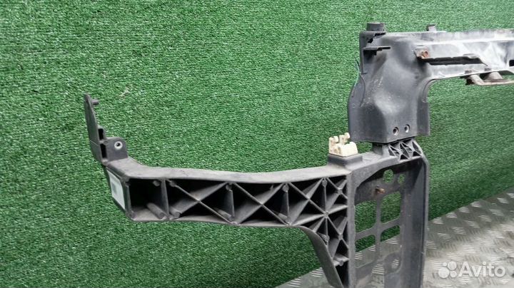 Рамка радиатора Hyundai Veloster